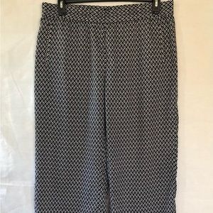 Worthington Palazzo Pants with elastic waistband and pockets.